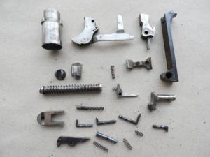 lot pièces non classée Astra 3000 , cal.9mm kurz