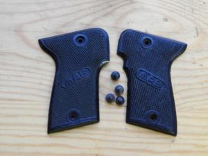 plaquettes de crosse backelitte  MAB C